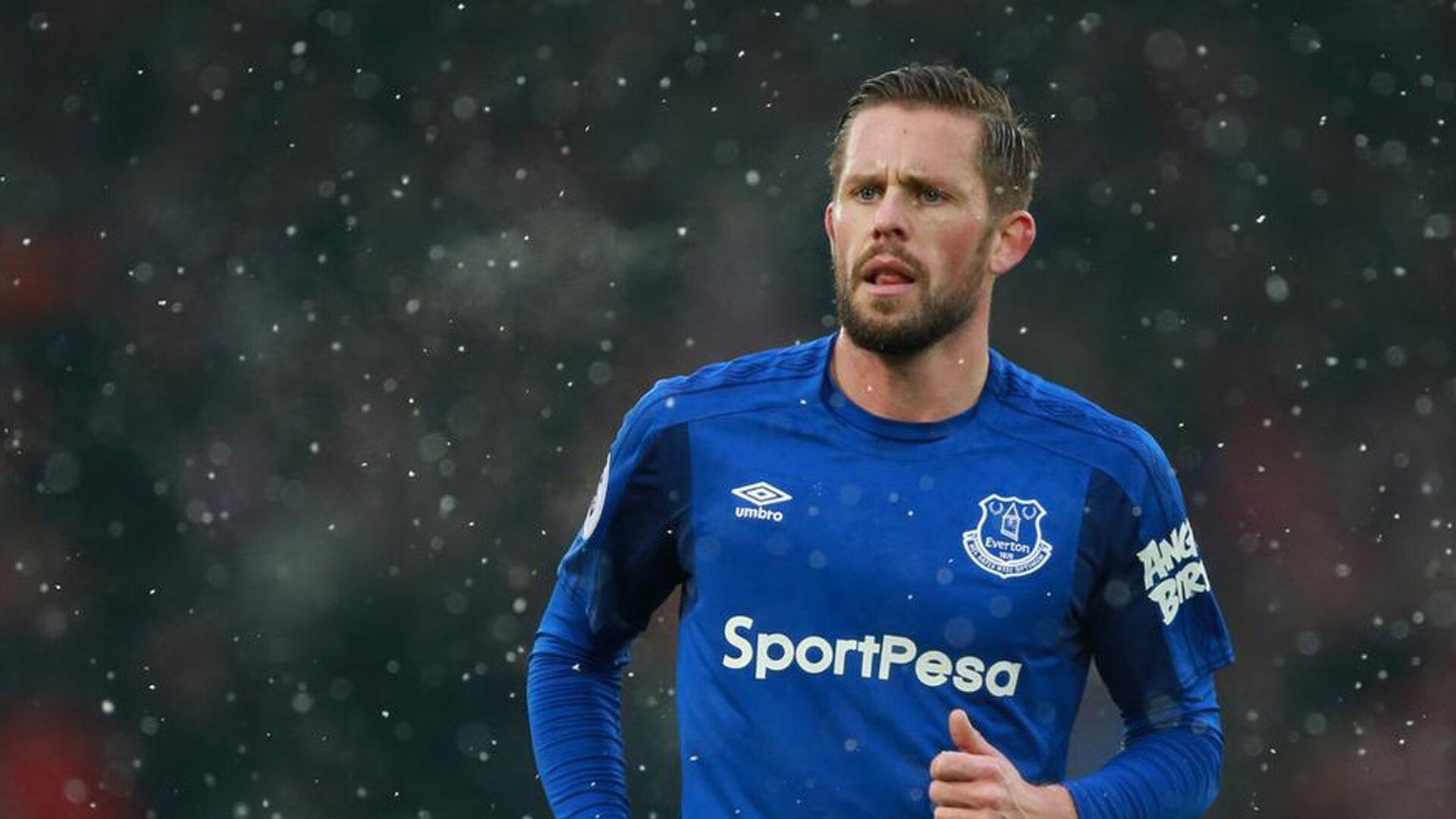 开云网页版登录入口-英超高潮迭起，精彩进球和关键扑救成比赛最大看点，英超过人集锦